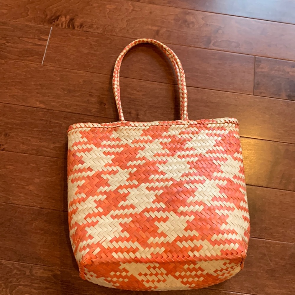 UO| women woven bag
